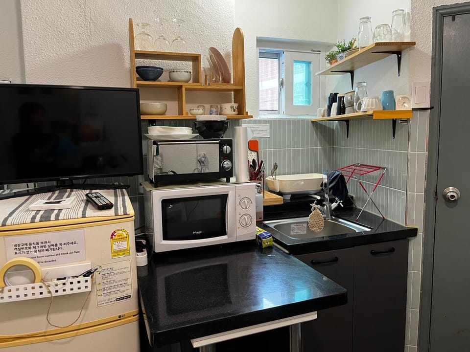 Kitchen or kitchenette