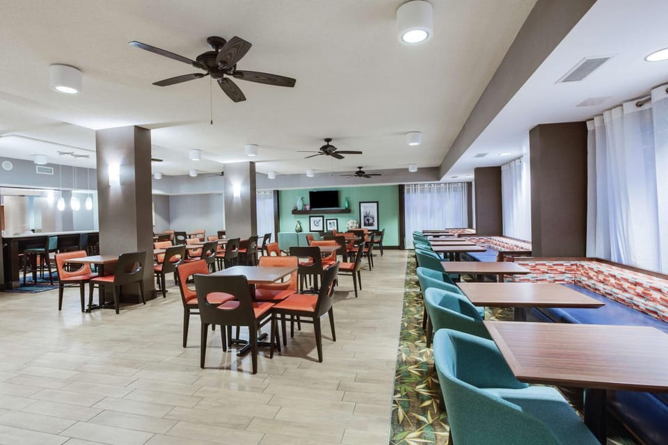 Dining area, Breakfast