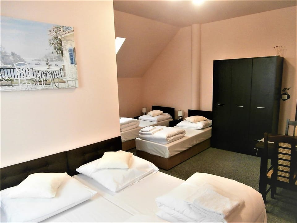 Bed, TV and multimedia, Bedroom, towels, wardrobe