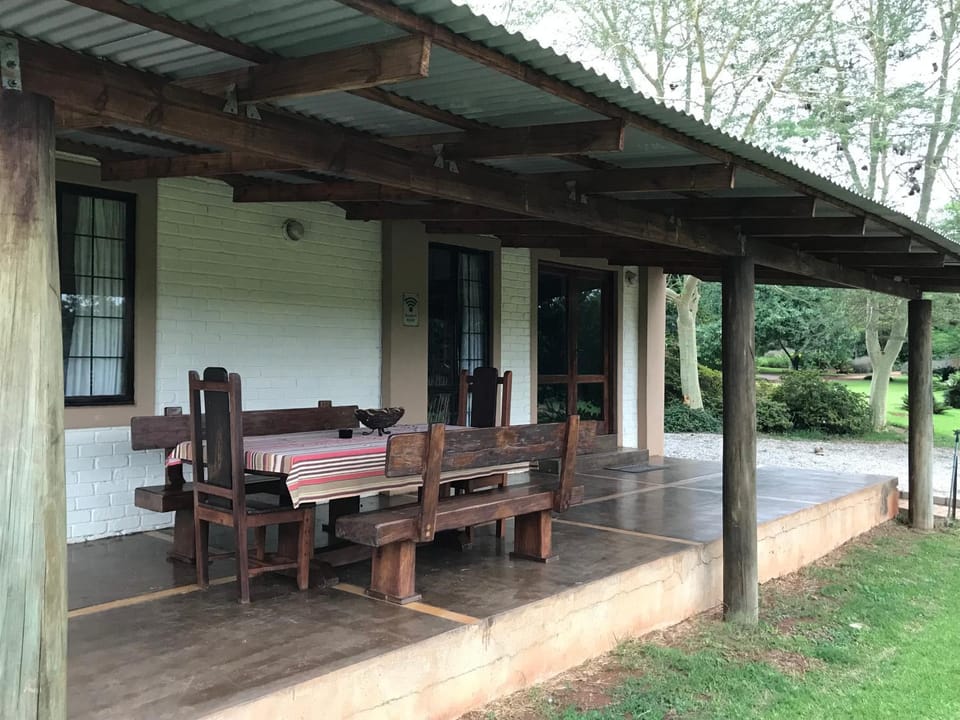 Patio, Dining area