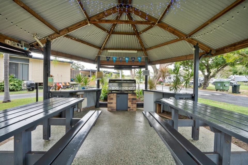 BBQ facilities, Communal kitchen, kitchen