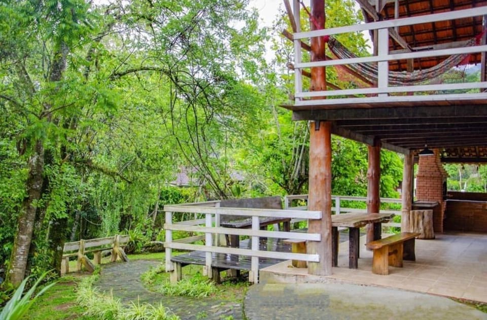 Pousada Chalés do Lago Inn in Visconde de Mauá