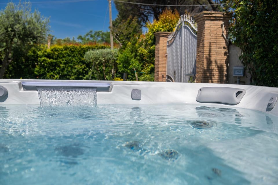 Natural landscape, Hot Tub, Hot Tub, Spa and wellness centre/facilities, Swimming pool, Swimming pool