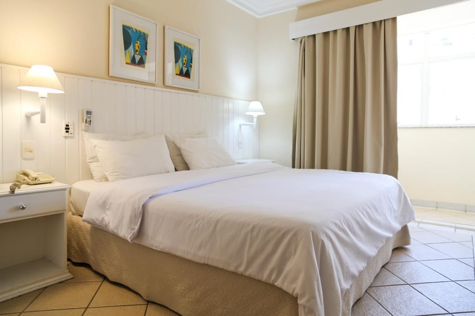 Bed, Photo of the whole room, Decorative detail