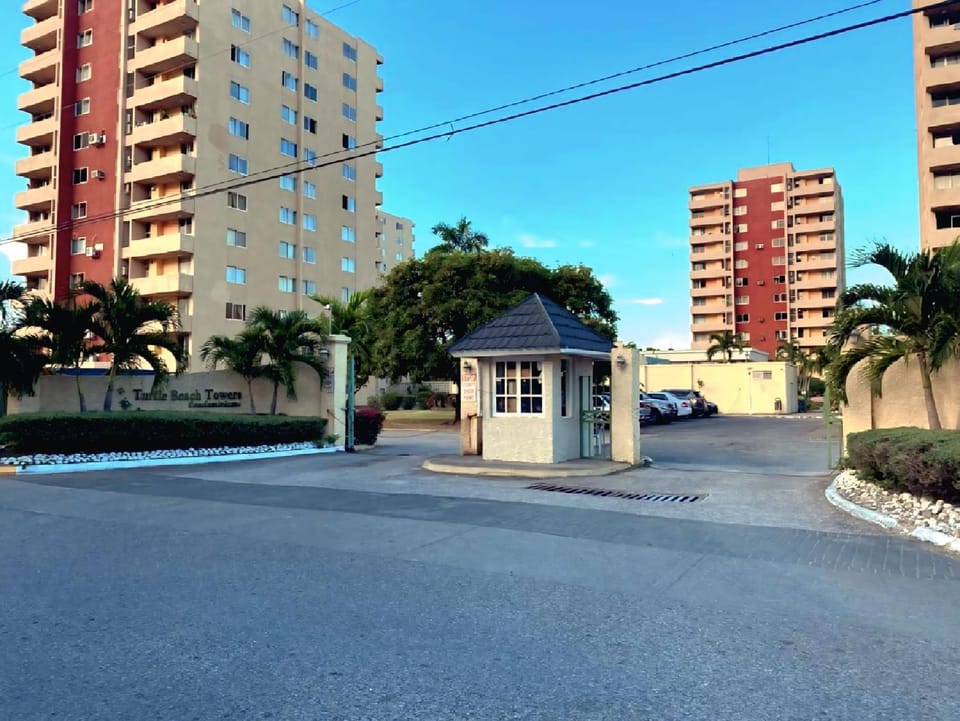 Property building, Facade/entrance, Neighbourhood, Street view