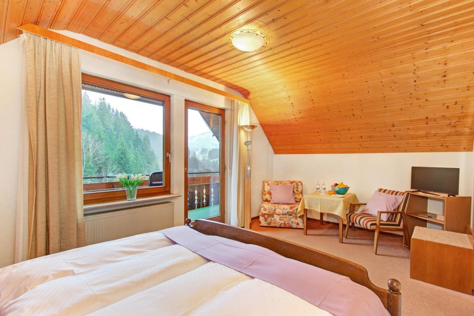 Decker's Bio Hotel zum Lamm Hotel in Forbach