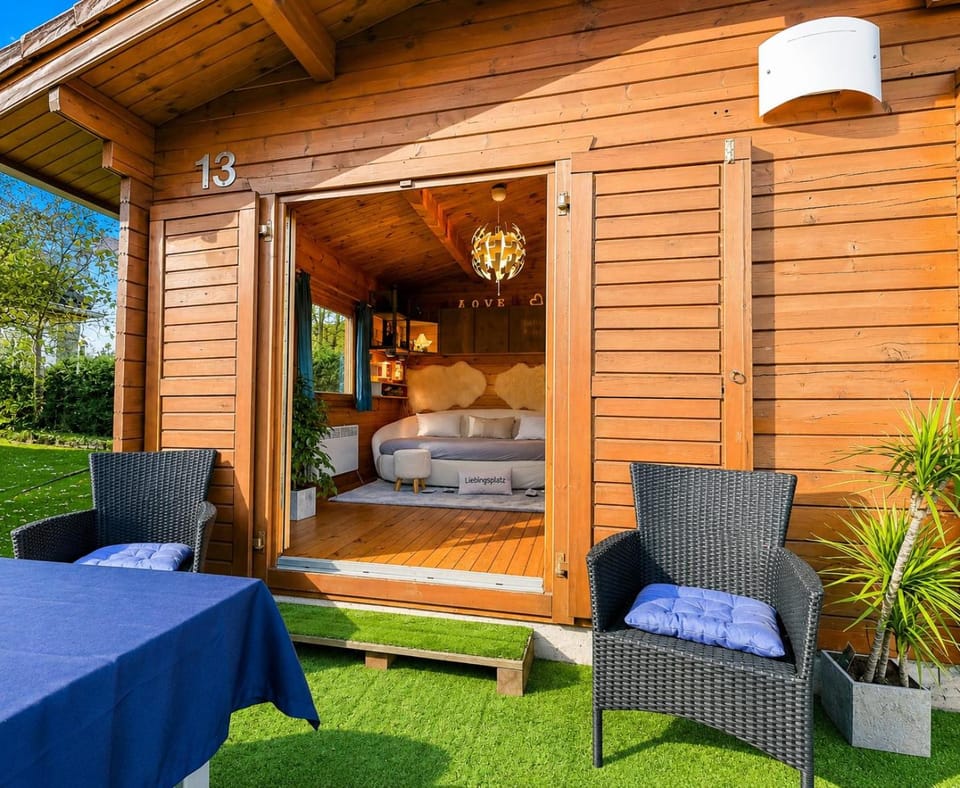 Garden, Seating area