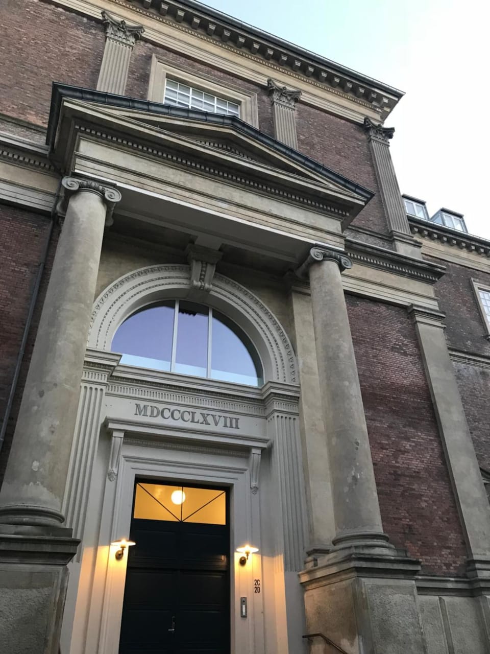 Facade/entrance