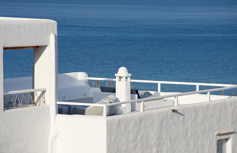 Property building, Balcony/Terrace, Sea view