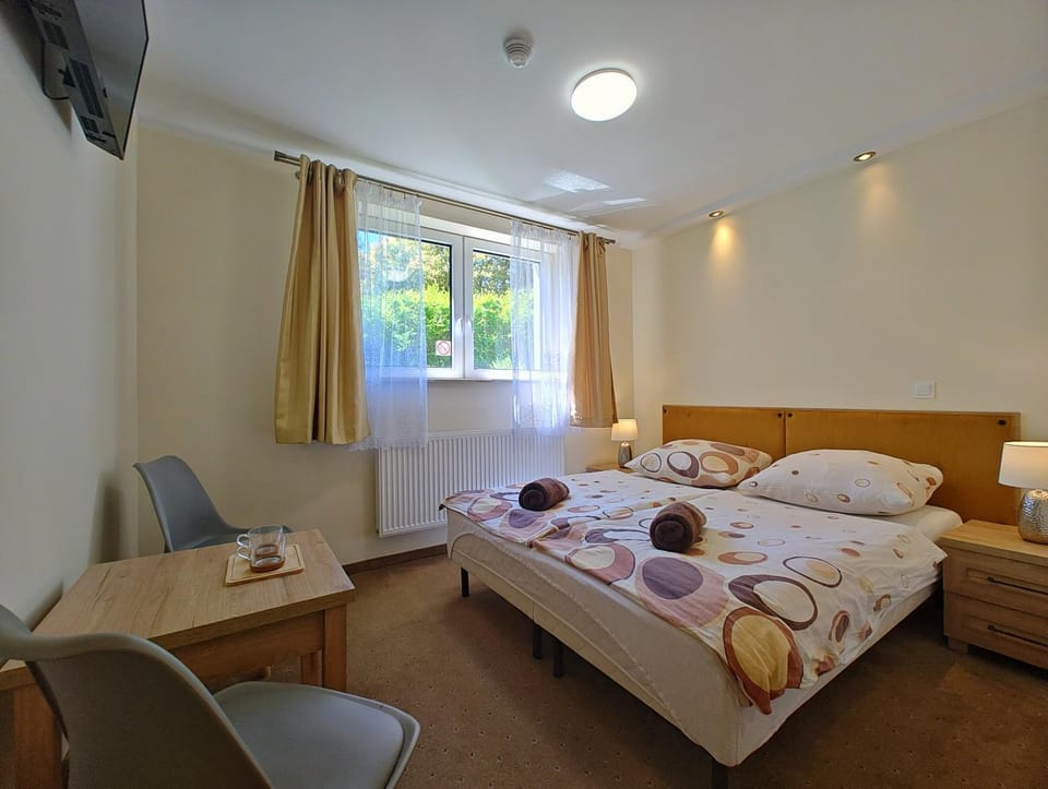Bed, Photo of the whole room, Bedroom, furniture, towels