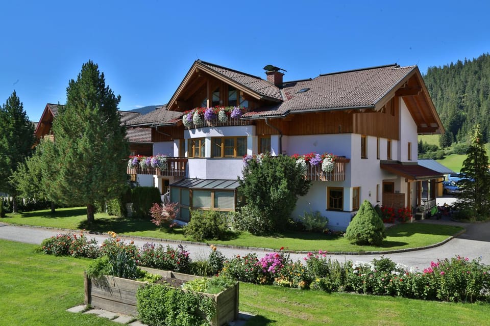 Property building, Spring, Day, Natural landscape, Garden, Garden view, Mountain view