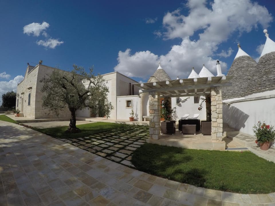 Property building, Day, Landmark view, Swimming pool