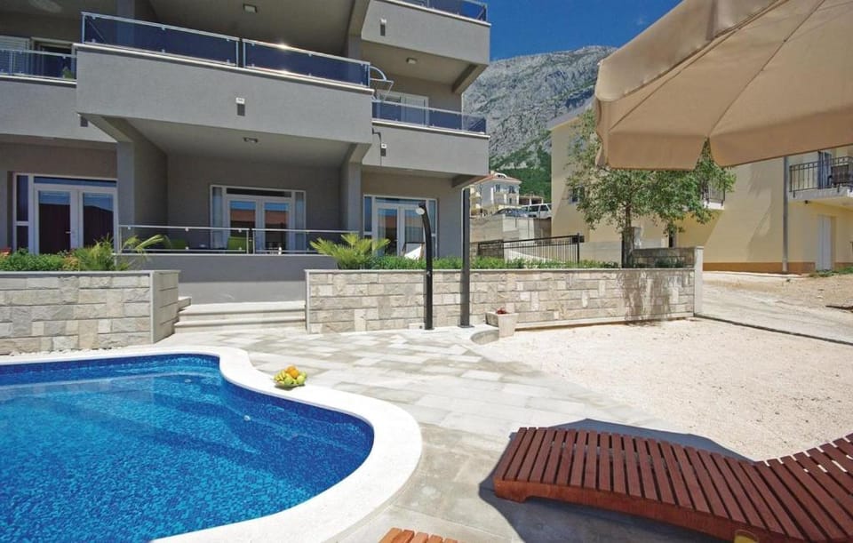 Property building, Pool view, Swimming pool, Swimming pool
