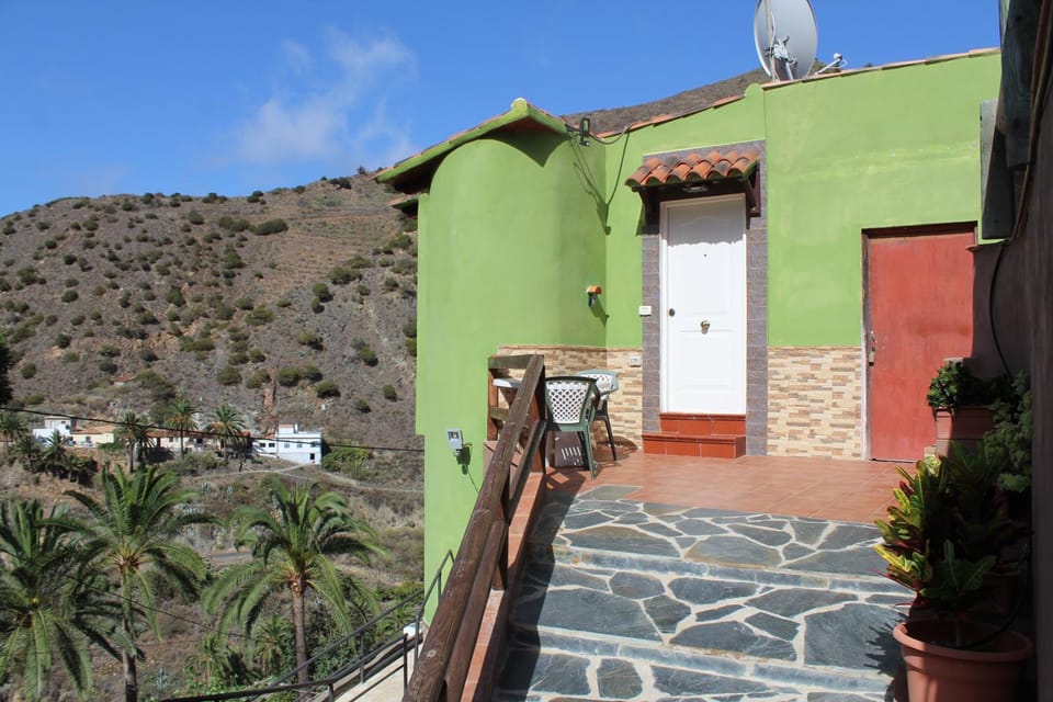 Property building, Facade/entrance, Natural landscape, Mountain view