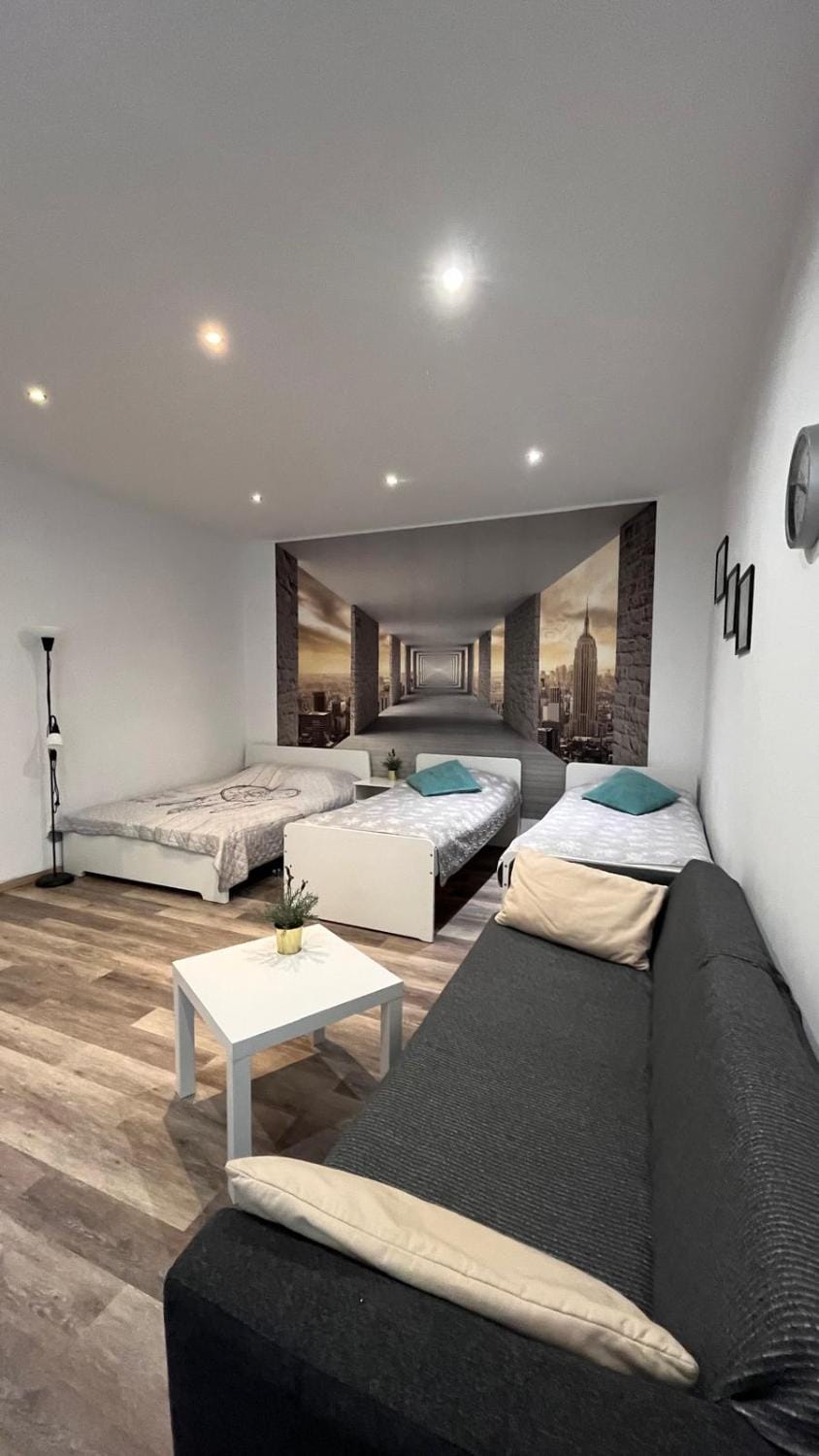 Bed, Photo of the whole room, Seating area