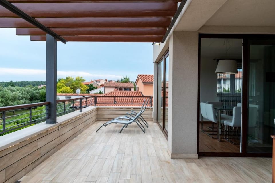 Balcony/Terrace, sunbed