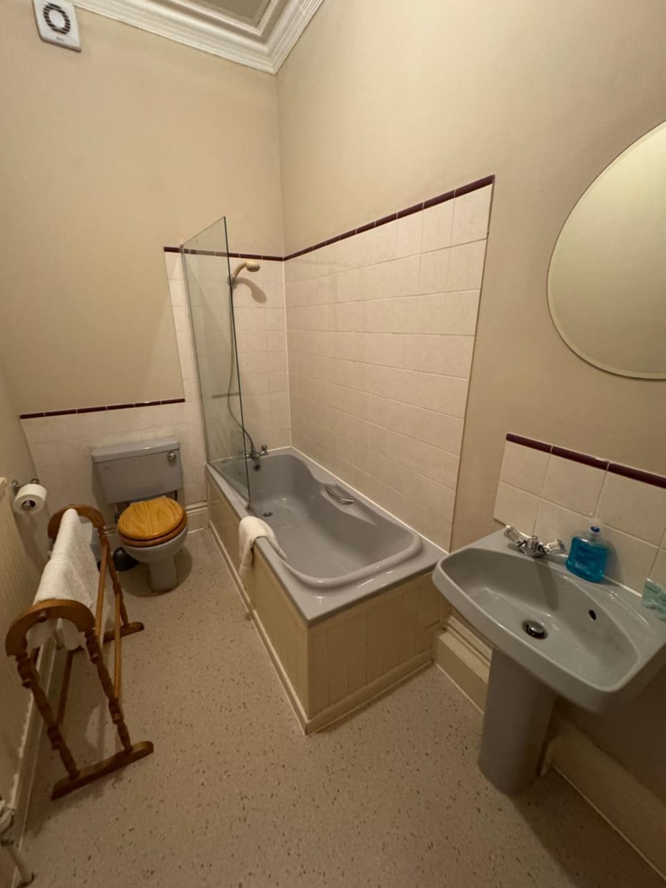 Shower, Toilet, Bathroom, Bath, towels