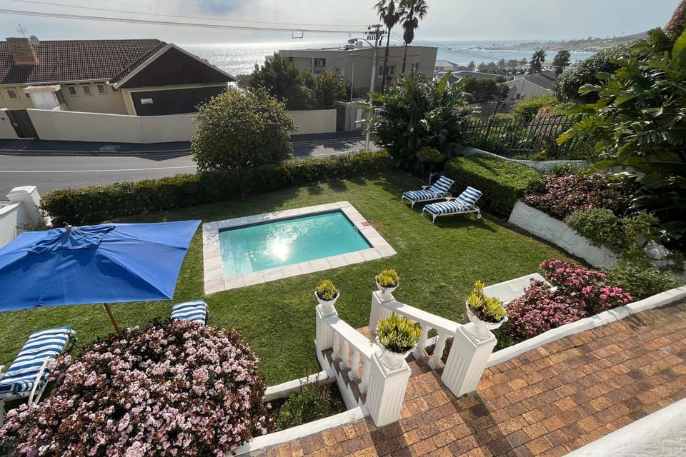 Day, Garden, Garden, Garden view, Swimming pool, Swimming pool