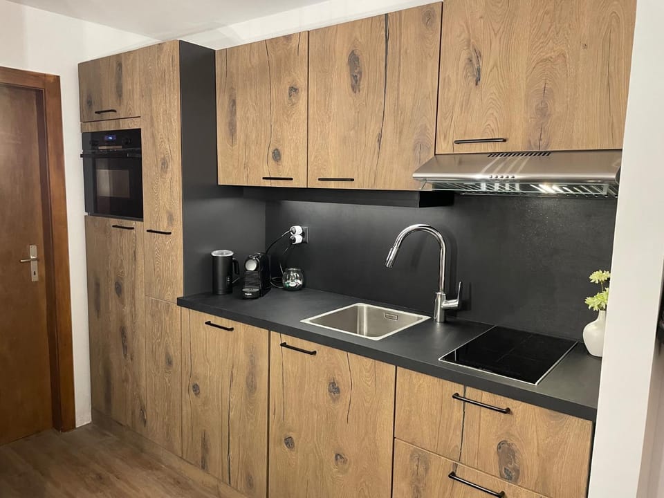 Coffee/tea facilities, Kitchen or kitchenette, dishwasher, minibar, pet friendly, stove