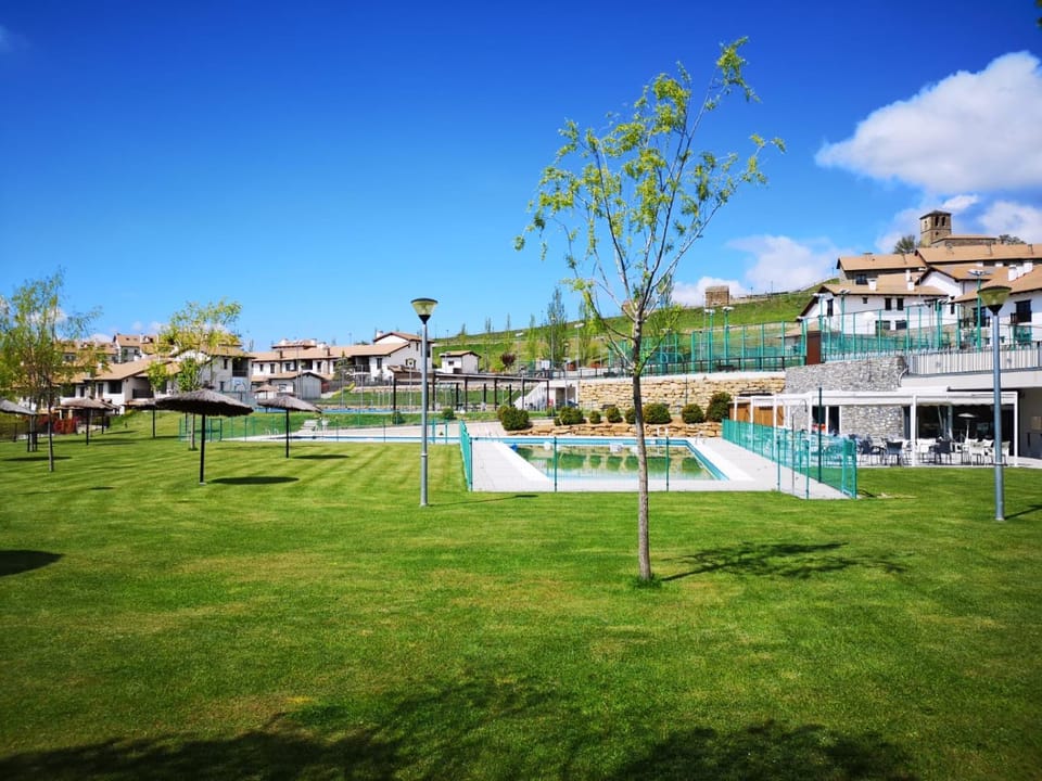 Swimming pool, Swimming pool