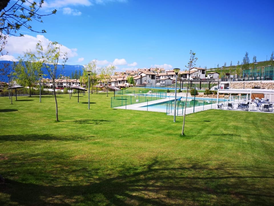 Swimming pool, Swimming pool