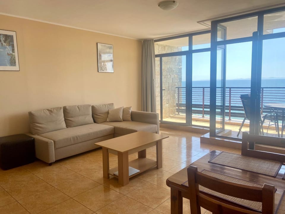View (from property/room), Balcony/Terrace, Living room, Seating area