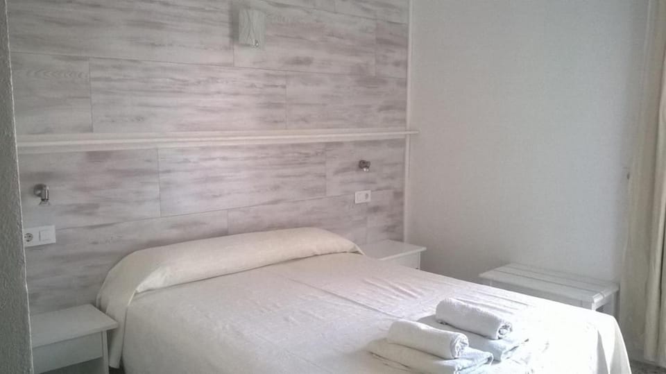 Photo of the whole room, Decorative detail