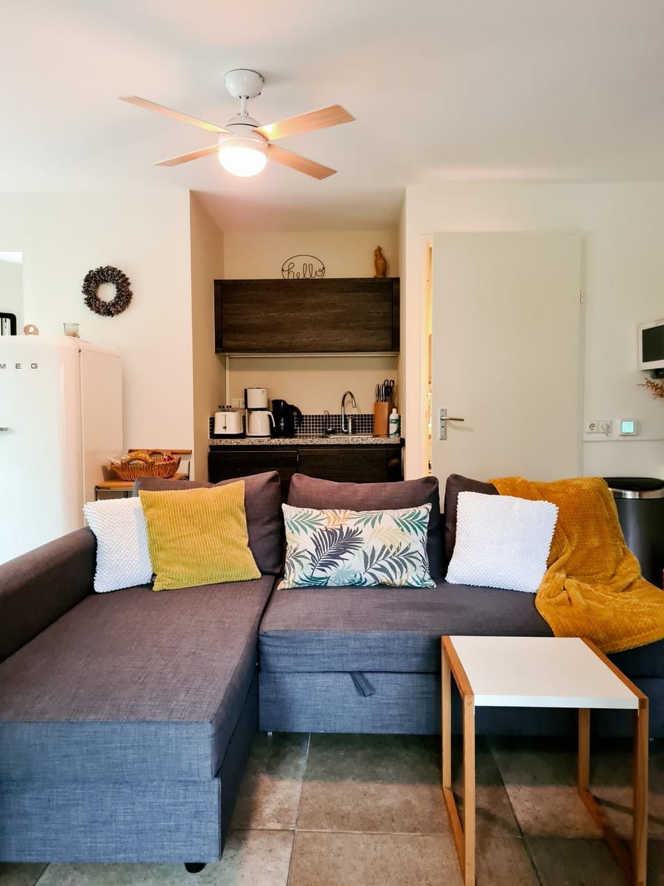 GREAT CANAL STUDIO - AC, Water view & Free parking Bed and Breakfast in Amsterdam