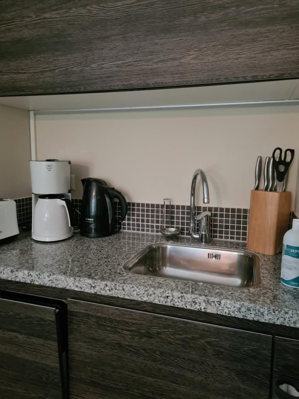 GREAT CANAL STUDIO - AC, Water view & Free parking Bed and Breakfast in Amsterdam