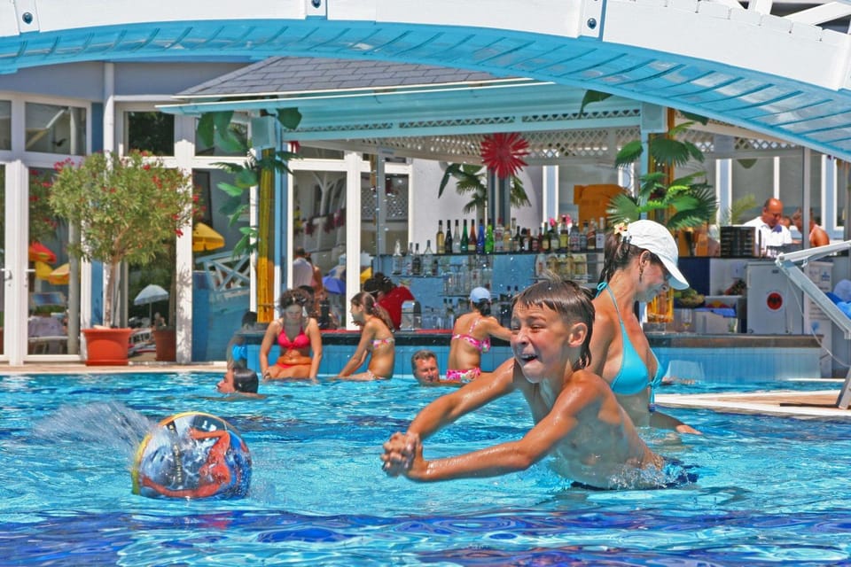 Swimming pool, Swimming pool