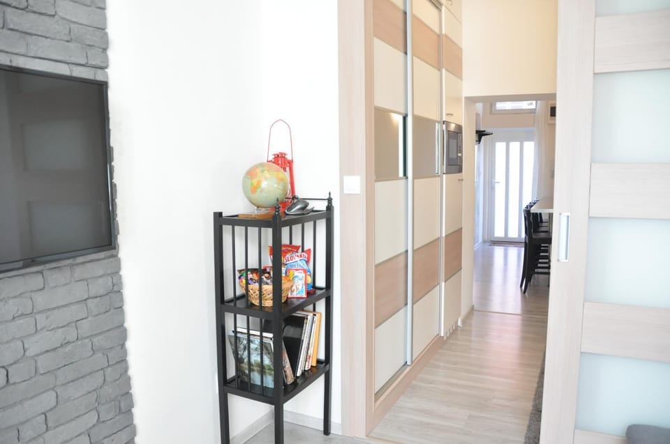 Library, Living room