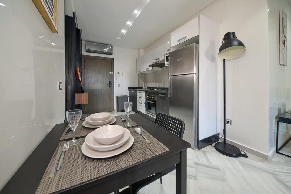 Kitchen or kitchenette, Dining area, kitchen