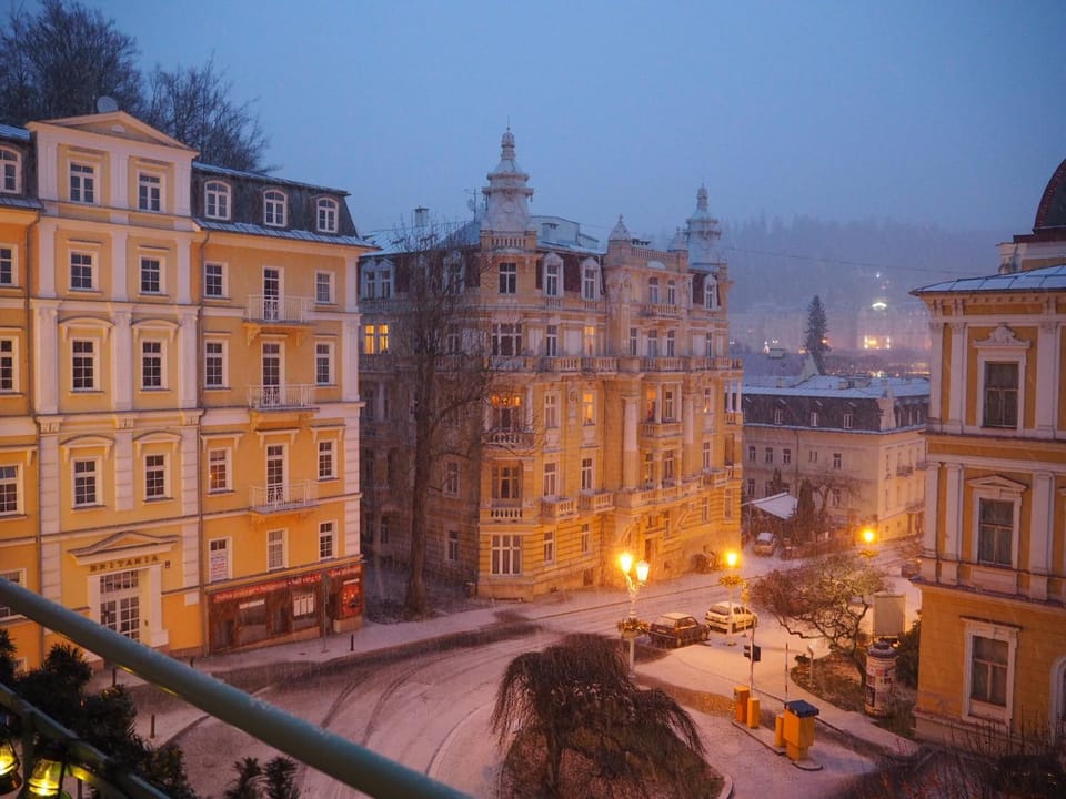 Off site, Night, Neighbourhood, Natural landscape, Winter, Balcony/Terrace, Balcony/Terrace, City view, City view, Landmark view