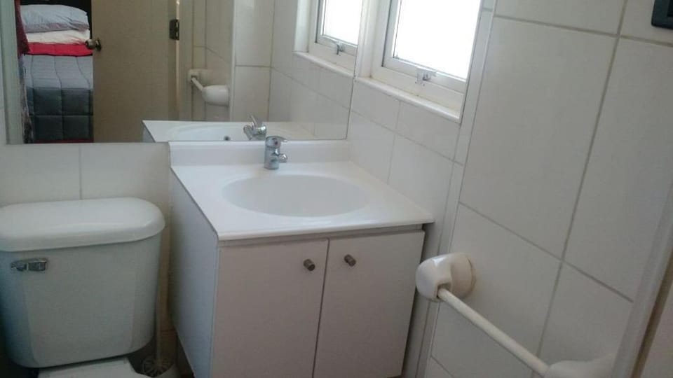 Bed, Day, Summer, Bathroom, Other, Photo of the whole room, Decorative detail, Decorative detail, On site