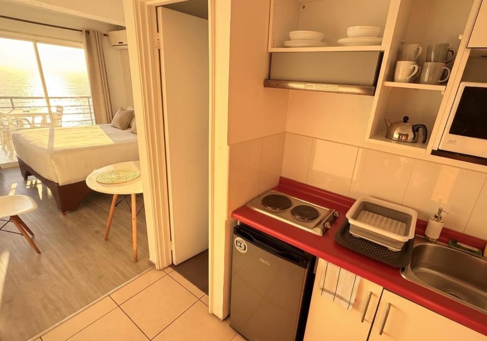 Bed, Kitchen or kitchenette, Photo of the whole room, Bedroom, stove