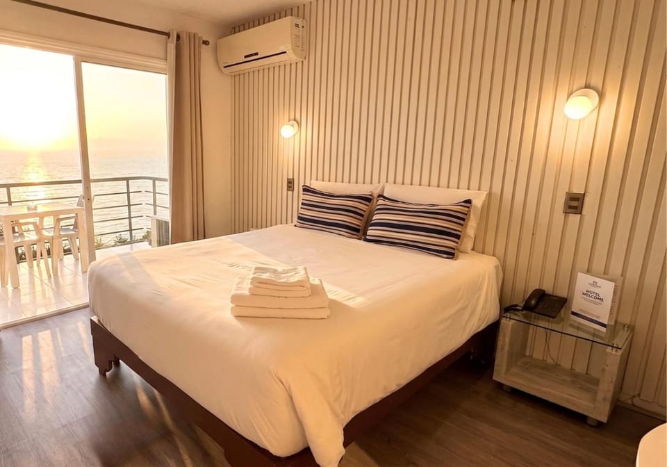 Bed, Bedroom, air conditioner