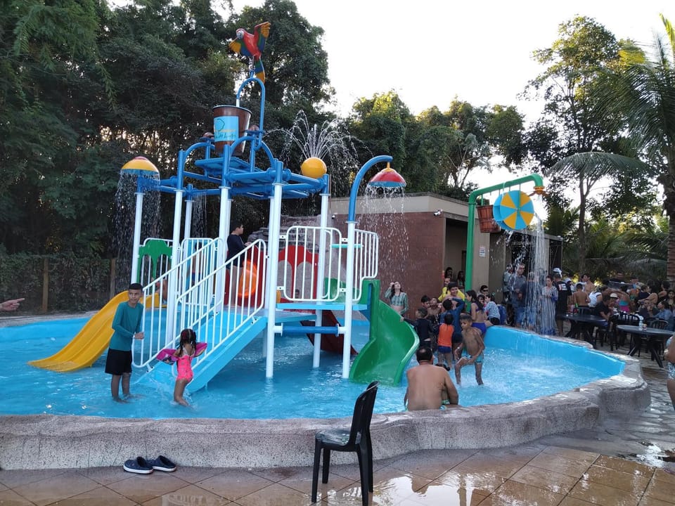 Aldeia do Lago C204- churrasqueira, bebidas liberadas no parque aquático, internet no ap , rampa no lago, ponto recarga de carro elétrico, pesqueiro Apartment in State of Goiás