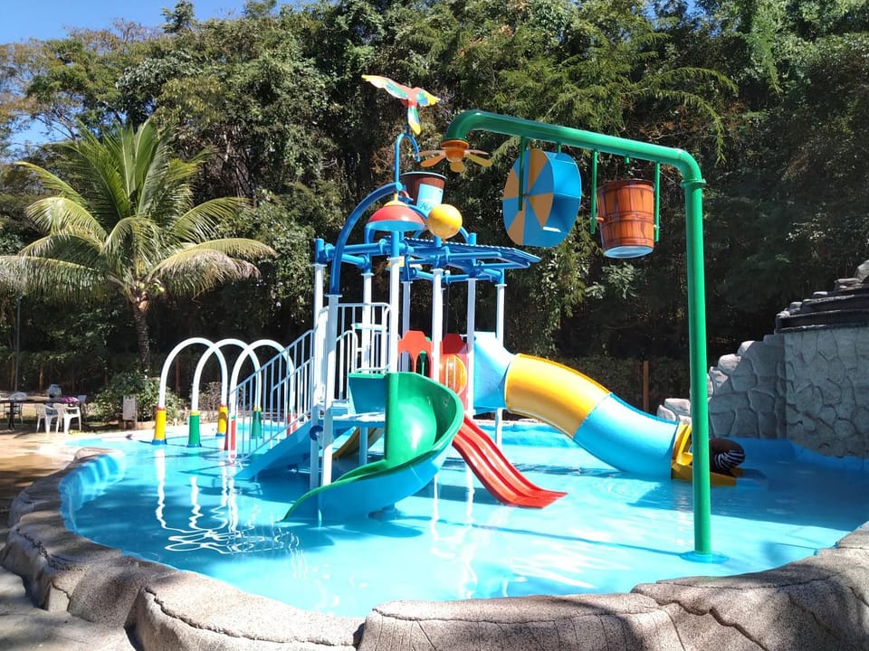 Aldeia do Lago C204- churrasqueira, bebidas liberadas no parque aquático, internet no ap , rampa no lago, ponto recarga de carro elétrico, pesqueiro Apartment in State of Goiás