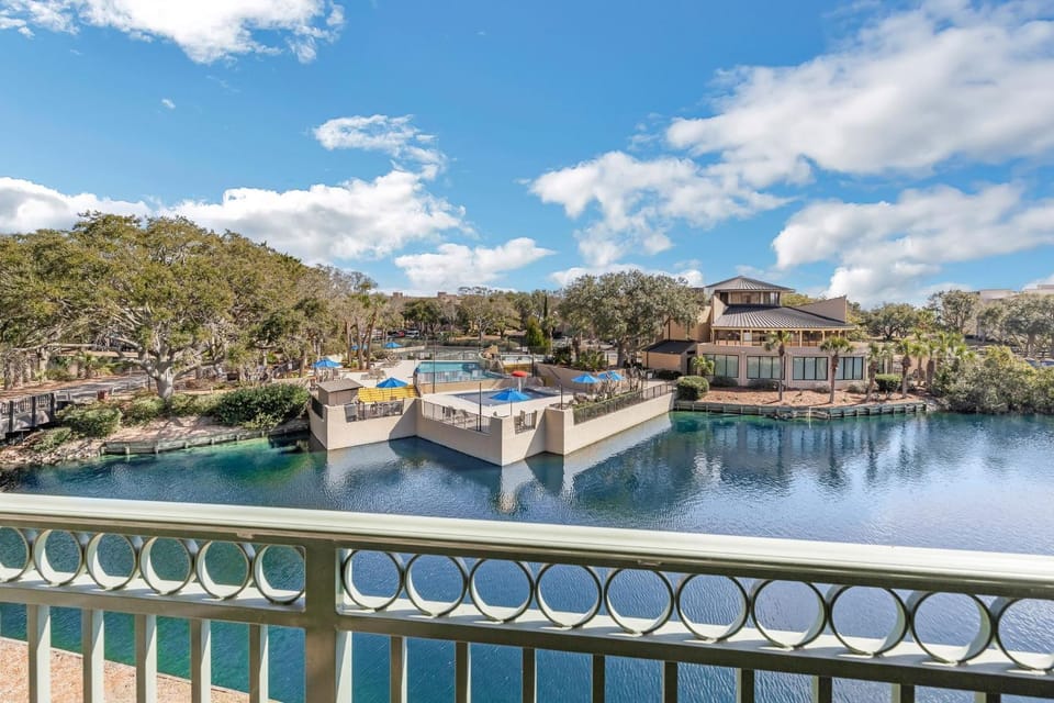 Day, Lake view