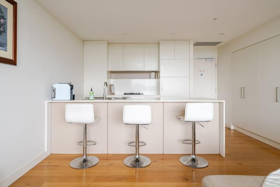 Macquarie Park Paradise-City View Apartment in Sydney
