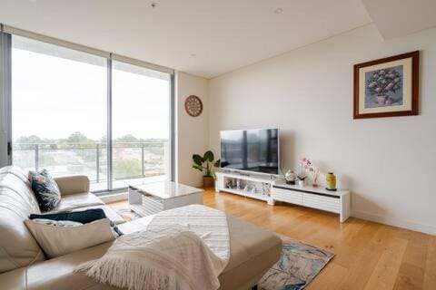 Macquarie Park Paradise-City View Apartment in Sydney