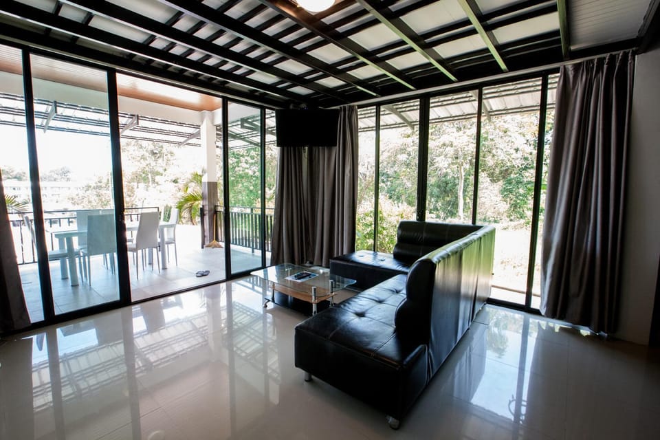 Blue Moon Design House House in Phe