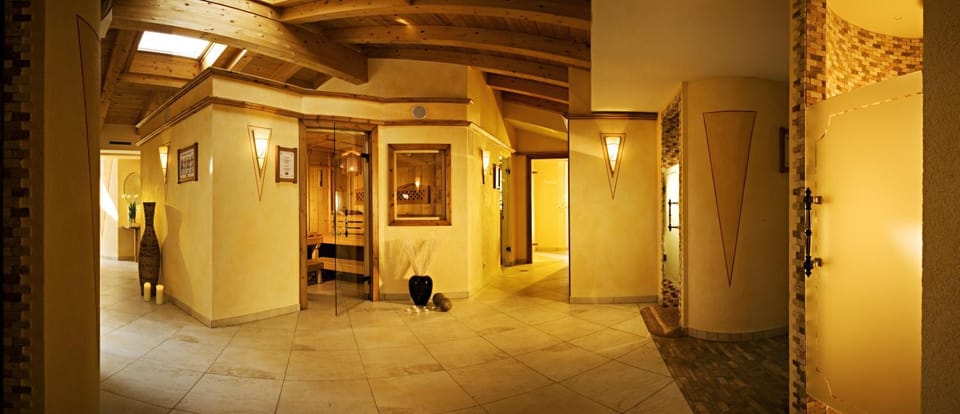 Sauna, Solarium, Steam room
