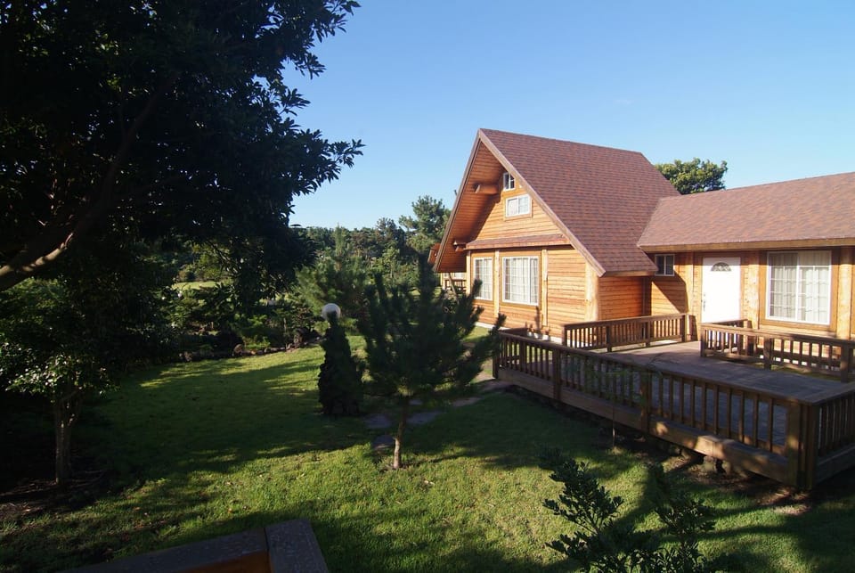 Property building, Staff, People, Property logo or sign, Bird's eye view, BBQ facilities, Fishing, Garden, View (from property/room), Balcony/Terrace, Other, Beach, Guests, Garden view, Sea view, Area and facilities, Drinks, group of guests, Family