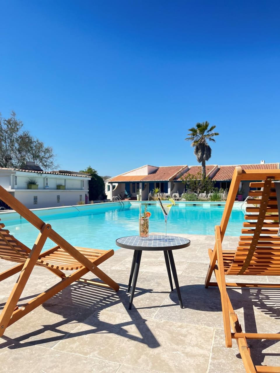Lounge or bar, Swimming pool, Drinks