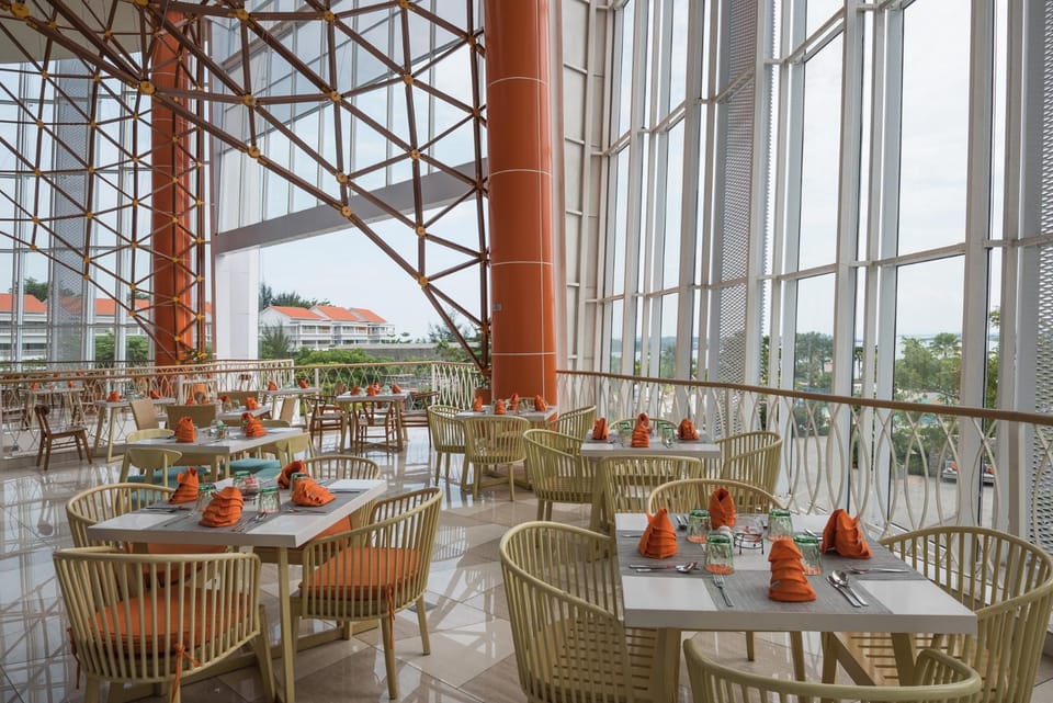 Restaurant/places to eat, Breakfast, Buffet breakfast