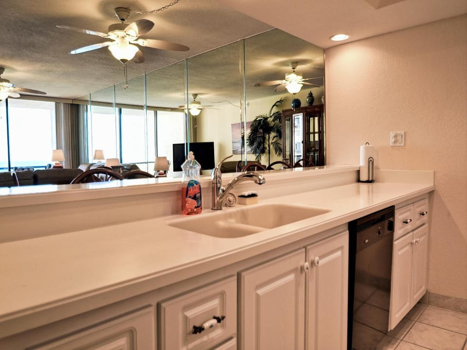 440 West Condos 905S Apartment in Clearwater Beach
