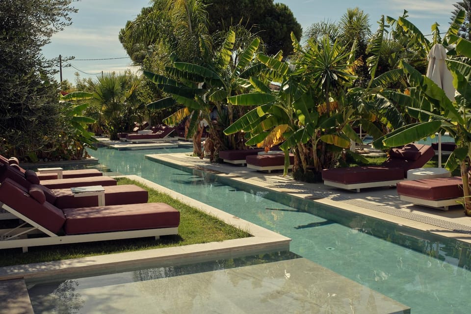 Swimming pool, sunbed