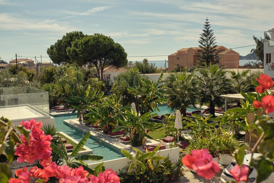 Garden, Swimming pool