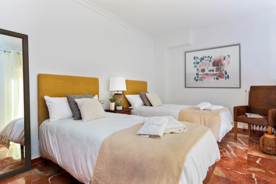 Bed, Other, Photo of the whole room, Bedroom